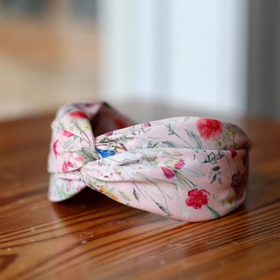 Lucy's Summer Floral Headband with Non-Slip Grip & Pinch-Free Design 8 Lucy's Summer Floral Headband with Non-Slip Grip & Pinch-Free Design - Image 6