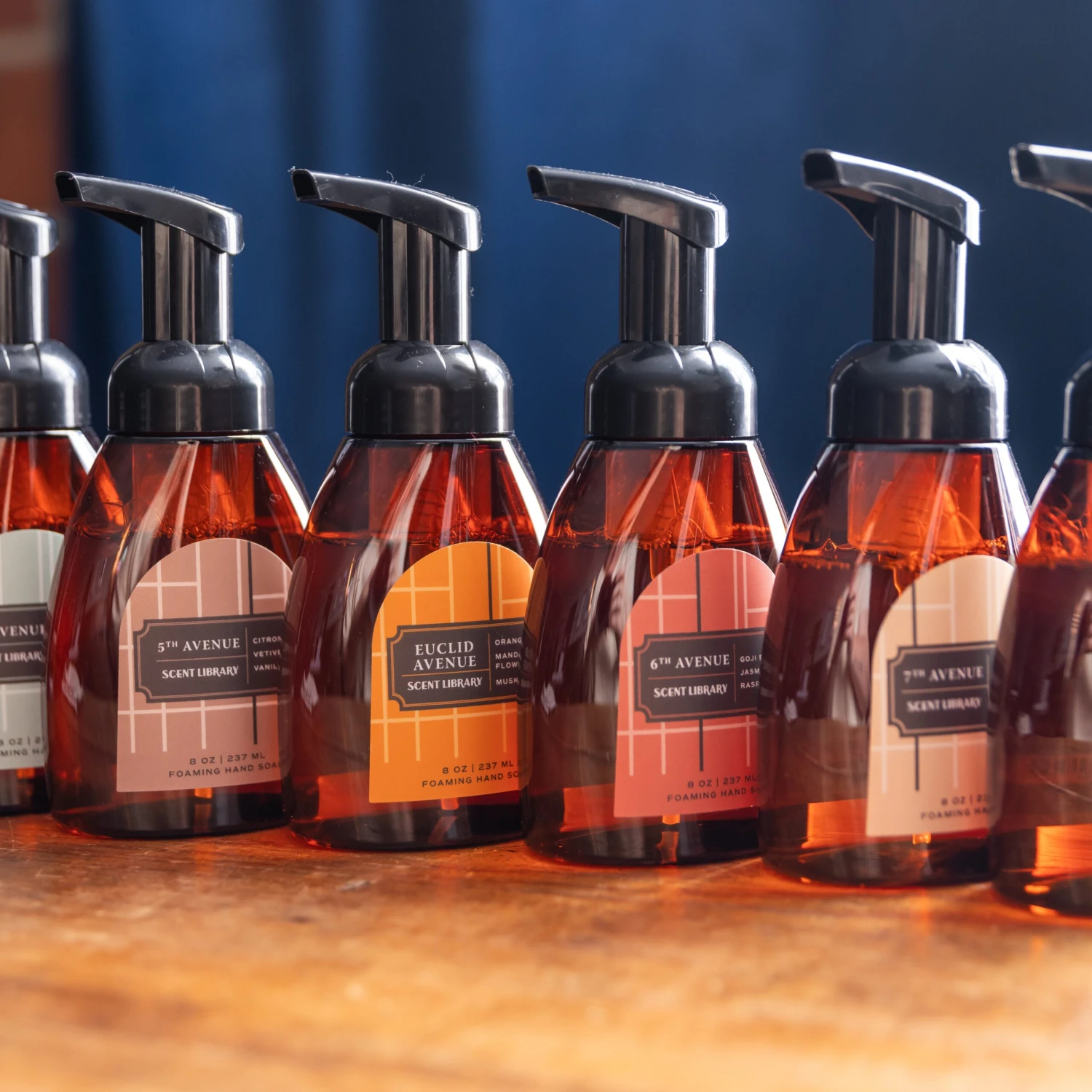 5th Avenue Foaming Hand Soap - Avenues Collection 4 5th Avenue Foaming Hand Soap - Avenues Collection - Image 2