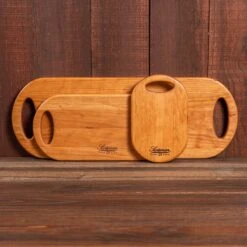 Scotsman Cherry Oval Cheese Board: Handcrafted American Hardwood Serving Tray