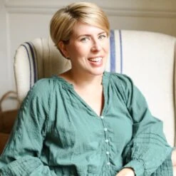 Erin Napier: The Lantern House - A New York Times Bestselling Children's Book -Laurel Mercantile Store EN 01