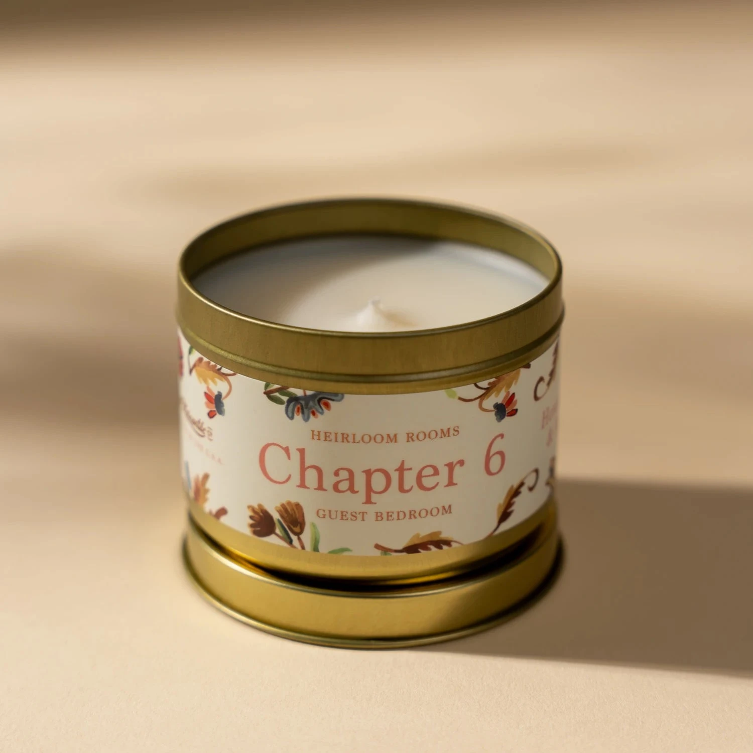 Heirloom Rooms Chapter 6: Guest Bedroom Scented Candle - 5 oz. 5 Heirloom Rooms Chapter 6: Guest Bedroom Scented Candle - 5 oz. - Image 3