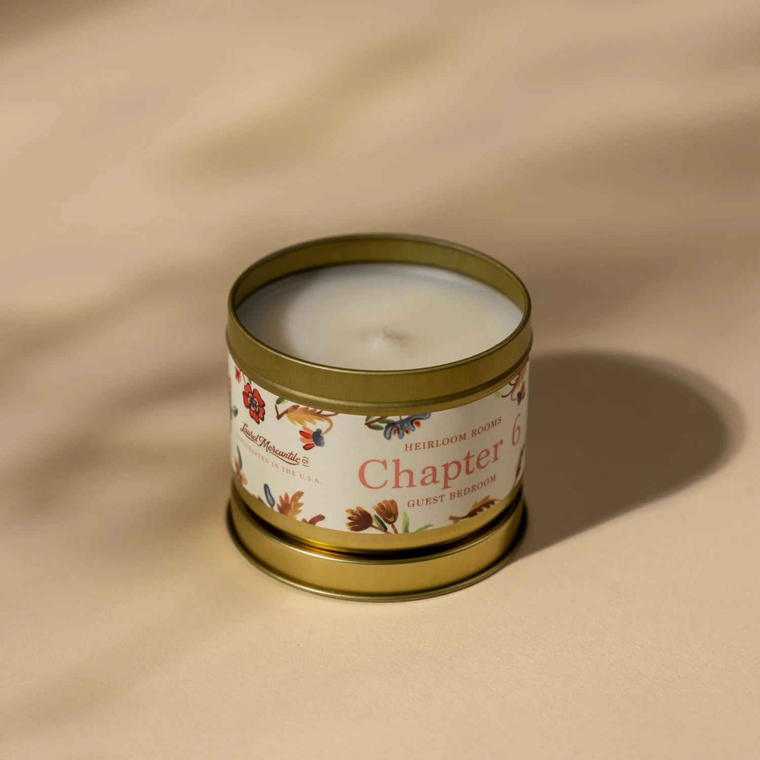 Heirloom Rooms Chapter 6: Guest Bedroom Scented Candle - 5 oz. 6 Heirloom Rooms Chapter 6: Guest Bedroom Scented Candle - 5 oz. - Image 4