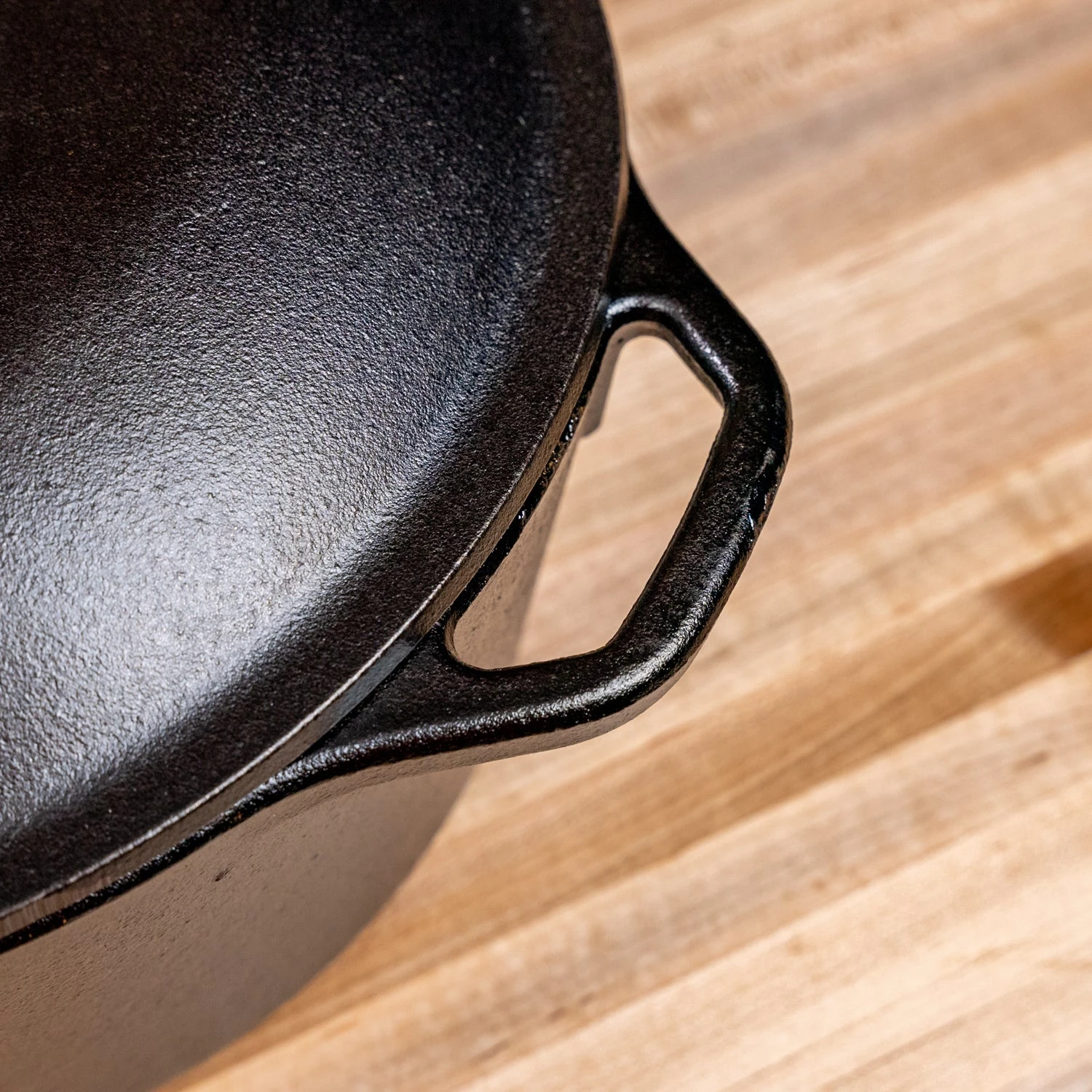 Lodge Cast Iron 7 Quart Dutch Oven 7 Lodge Cast Iron 7 Quart Dutch Oven - Image 5