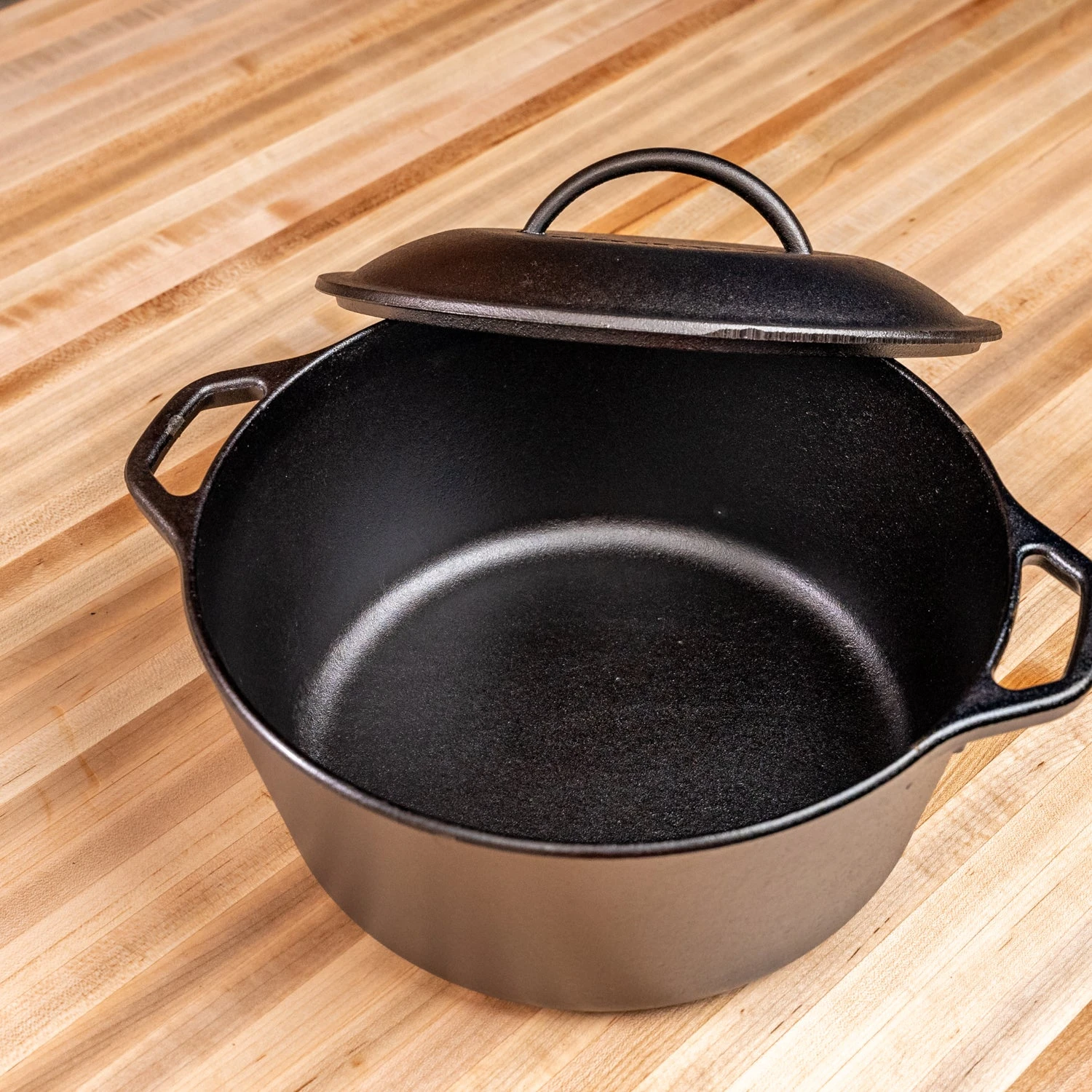 Lodge Cast Iron 7 Quart Dutch Oven 3 Lodge Cast Iron 7 Quart Dutch Oven
