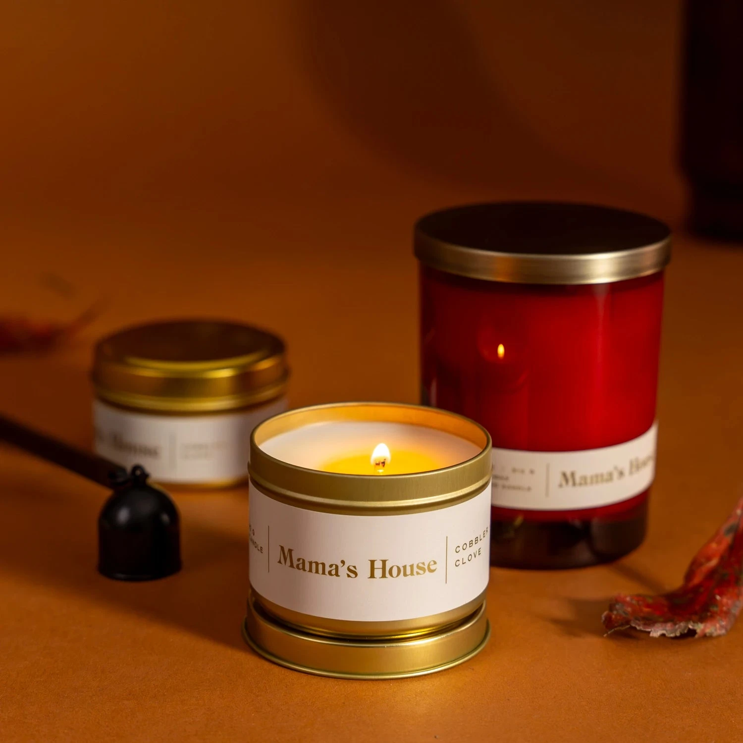 Apple Cobbler & Clove Fall Scented Candle - Mama's House (11 oz) 4 Apple Cobbler & Clove Fall Scented Candle - Mama's House (11 oz) - Image 2