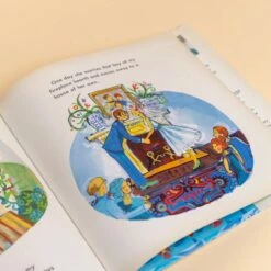 Erin Napier: The Lantern House - A New York Times Bestselling Children's Book -Laurel Mercantile Store The Lantern House 00005