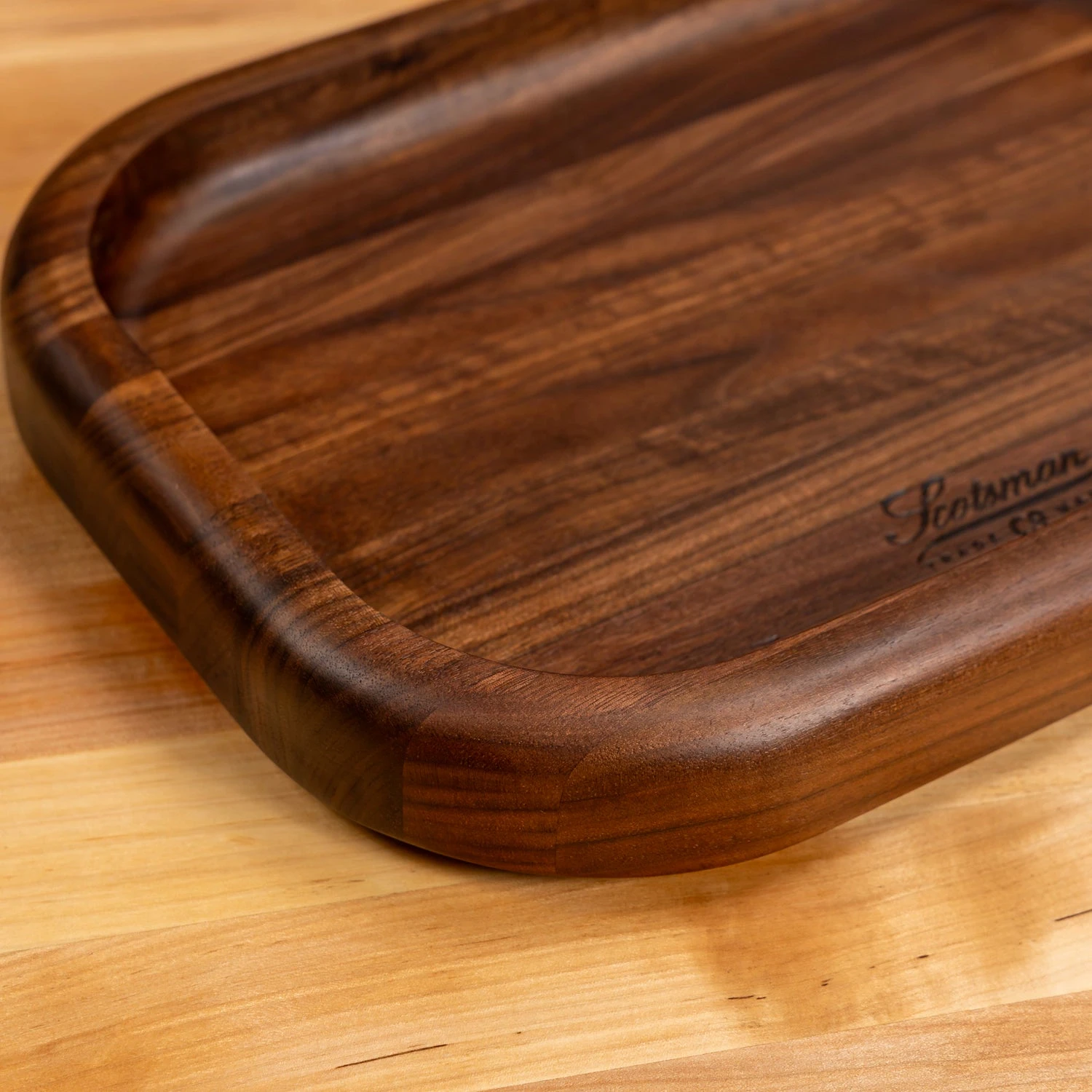 Scotsman Walnut Carving Block - Premium American Hardwood Serving Tray 5 Scotsman Walnut Carving Block - Premium American Hardwood Serving Tray - Image 3