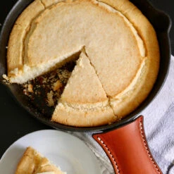 Laurel Machine & Foundry Co. Cast Iron Skillet 10 Laurel Machine & Foundry Co. Cast Iron Skillet -Laurel Mercantile Store image 43b48acc 15ee 4ca8 bfa1 7c0b77da8c03