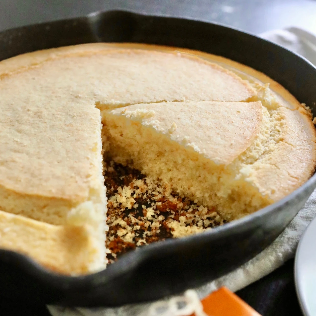 Laurel Machine & Foundry Co. Cast Iron Skillet 8 Laurel Machine & Foundry Co. Cast Iron Skillet - Image 6